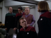 extant_StarTrek_VOY_5x20-ThinkTank_03192.jpg