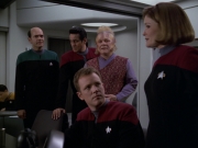 extant_StarTrek_VOY_5x20-ThinkTank_03193.jpg