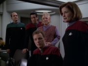 extant_StarTrek_VOY_5x20-ThinkTank_03198.jpg