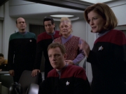 extant_StarTrek_VOY_5x20-ThinkTank_03199.jpg