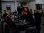 extant_StarTrek_VOY_5x20-ThinkTank_03208.jpg