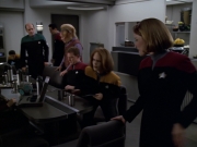 extant_StarTrek_VOY_5x20-ThinkTank_03213.jpg