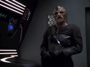 extant_StarTrek_VOY_5x20-ThinkTank_03239.jpg