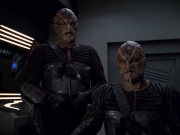 extant_StarTrek_VOY_5x20-ThinkTank_03257.jpg