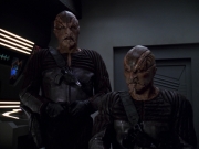 extant_StarTrek_VOY_5x20-ThinkTank_03292.jpg