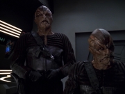 extant_StarTrek_VOY_5x20-ThinkTank_03297.jpg