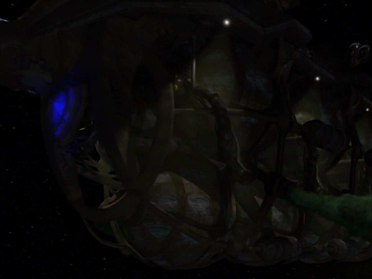 extant_StarTrek_VOY_5x21-Juggernaut_00007.jpg