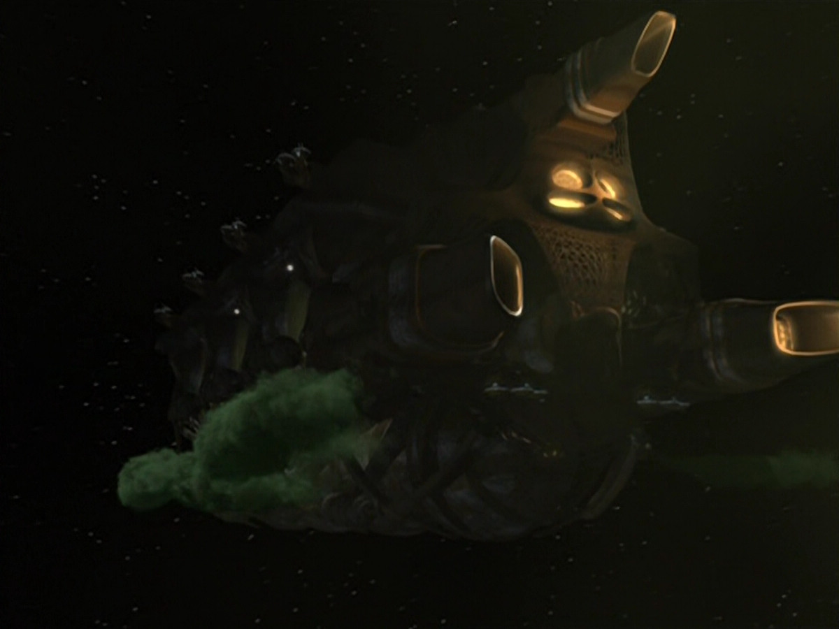 extant_StarTrek_VOY_5x21-Juggernaut_00021.jpg
