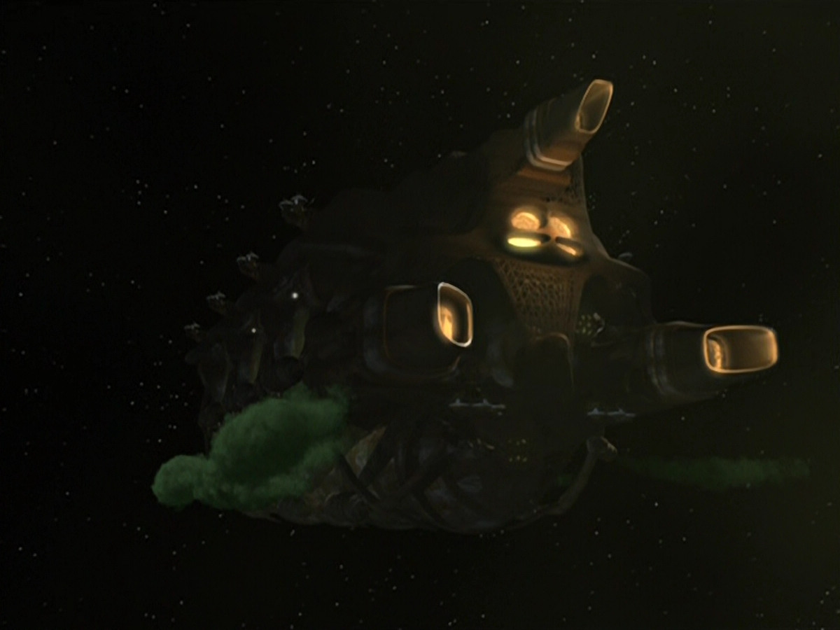 extant_StarTrek_VOY_5x21-Juggernaut_00022.jpg