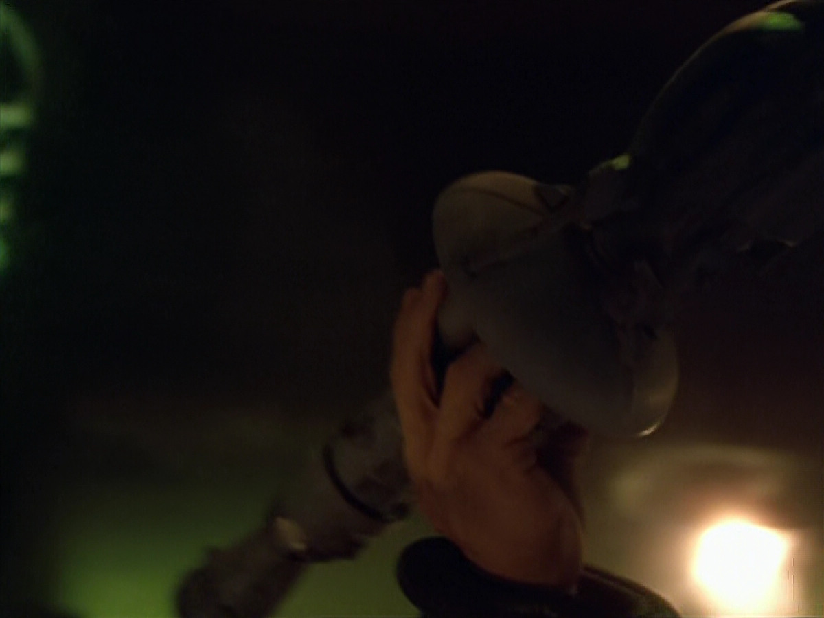 extant_StarTrek_VOY_5x21-Juggernaut_00025.jpg