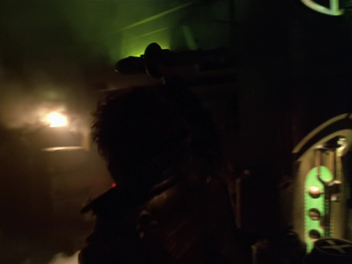 extant_StarTrek_VOY_5x21-Juggernaut_00040.jpg