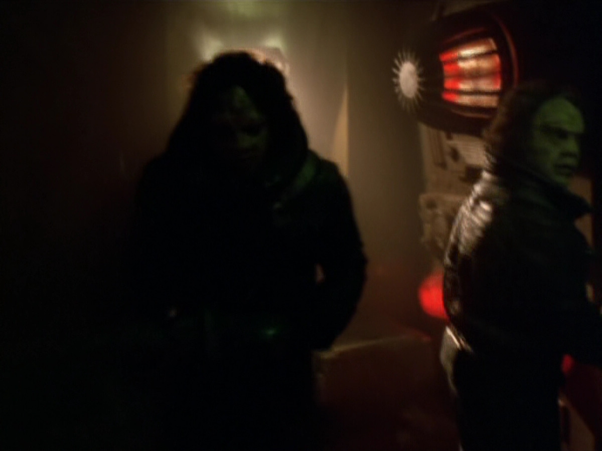 extant_StarTrek_VOY_5x21-Juggernaut_00077.jpg