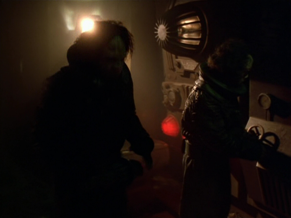 extant_StarTrek_VOY_5x21-Juggernaut_00079.jpg