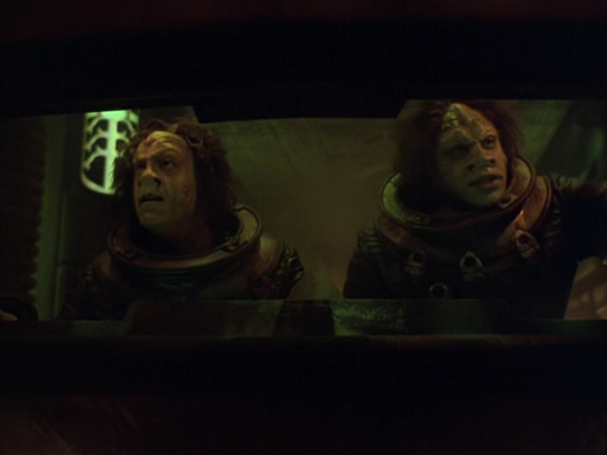 extant_StarTrek_VOY_5x21-Juggernaut_00090.jpg