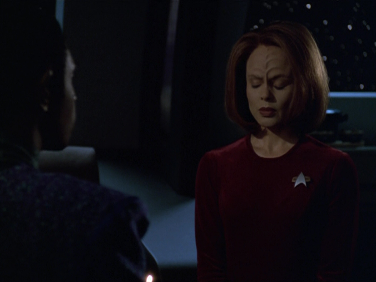 extant_StarTrek_VOY_5x21-Juggernaut_00494.jpg