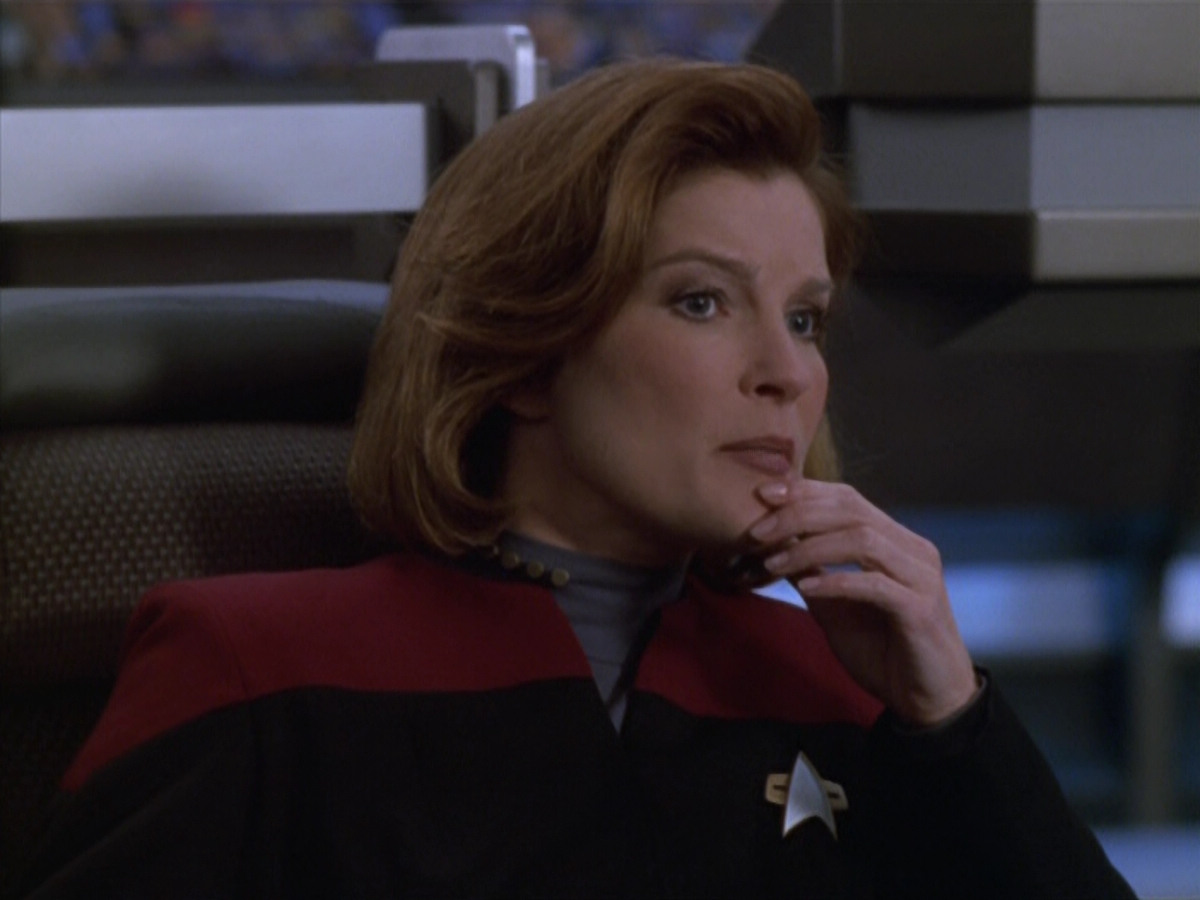 extant_StarTrek_VOY_5x21-Juggernaut_00752.jpg