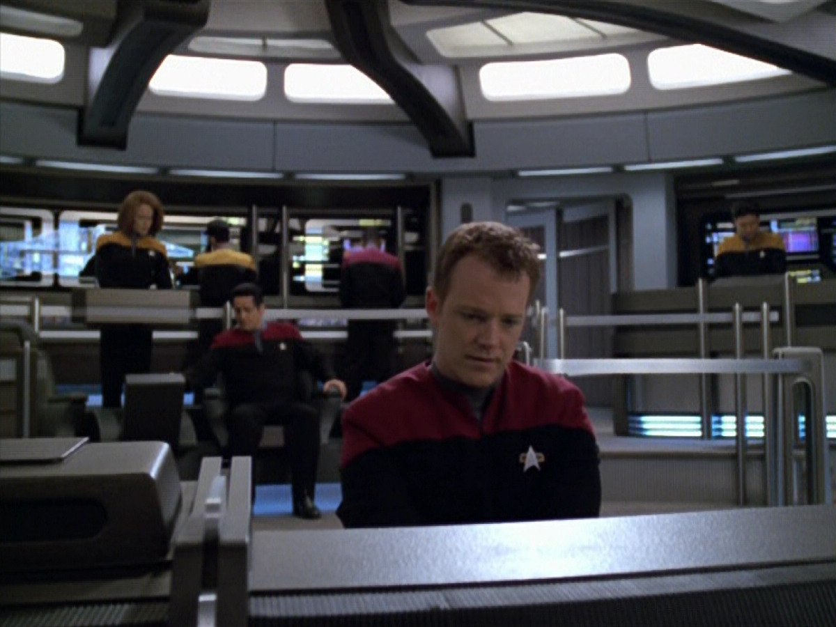 extant_StarTrek_VOY_5x21-Juggernaut_00953.jpg