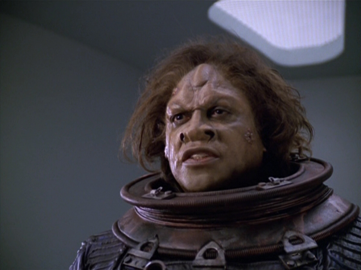 extant_StarTrek_VOY_5x21-Juggernaut_01001.jpg