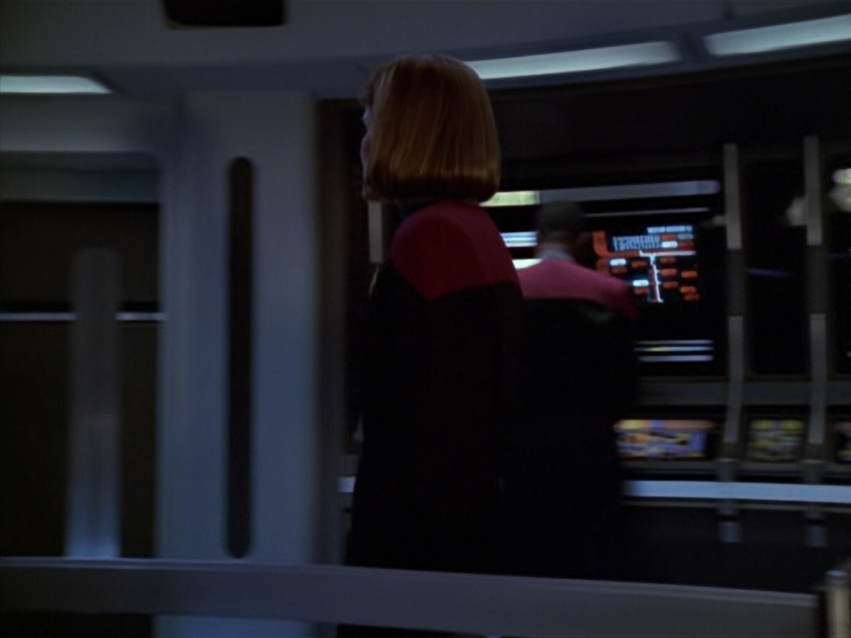 extant_StarTrek_VOY_5x21-Juggernaut_01049.jpg