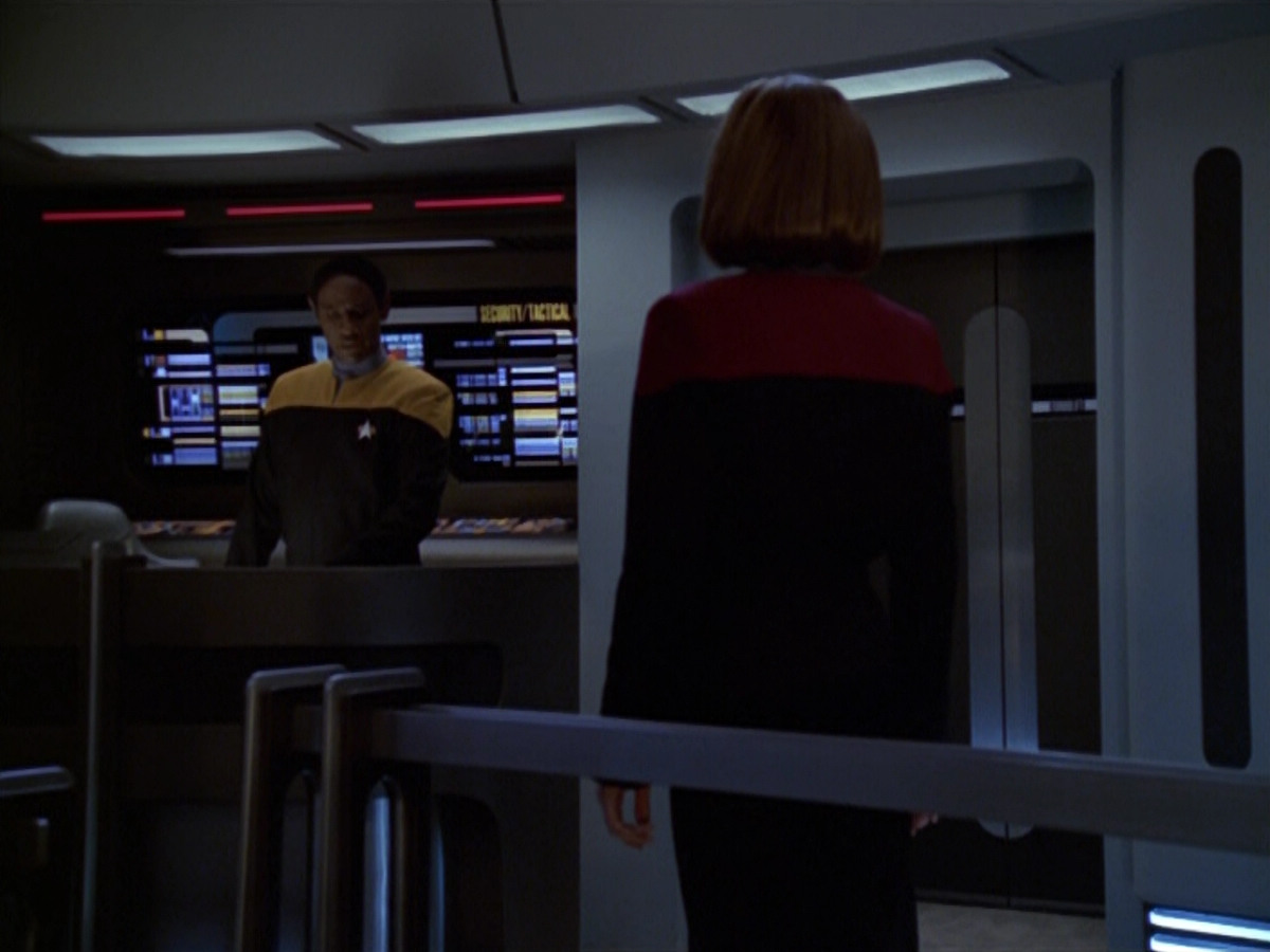 extant_StarTrek_VOY_5x21-Juggernaut_01053.jpg