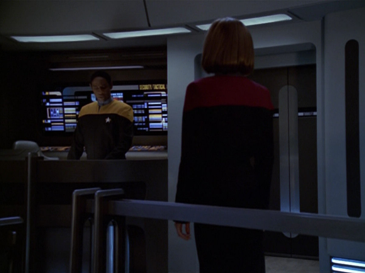extant_StarTrek_VOY_5x21-Juggernaut_01057.jpg