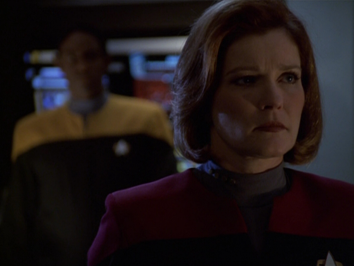extant_StarTrek_VOY_5x21-Juggernaut_01093.jpg