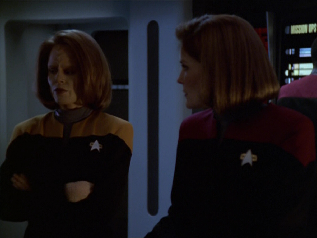 extant_StarTrek_VOY_5x21-Juggernaut_01215.jpg