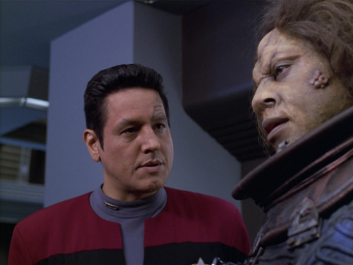 extant_StarTrek_VOY_5x21-Juggernaut_01319.jpg