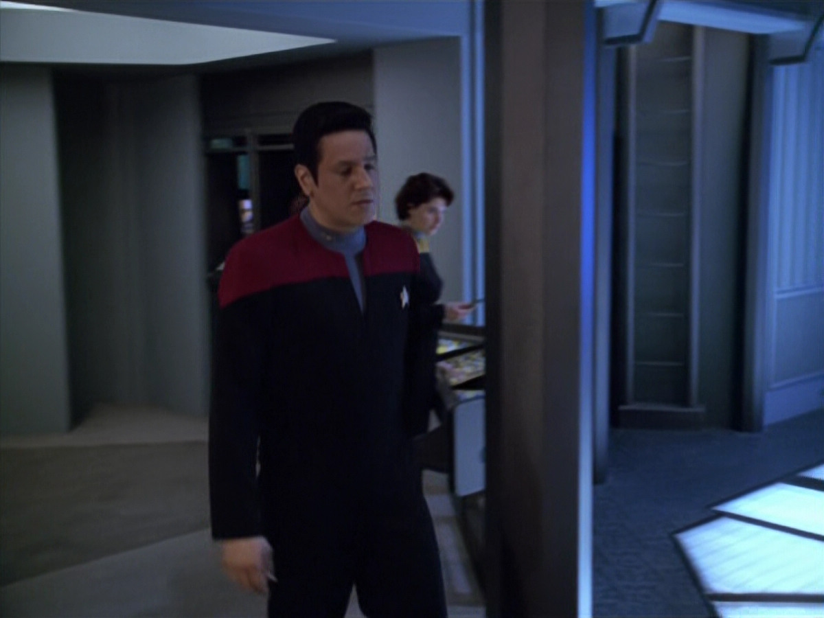 extant_StarTrek_VOY_5x21-Juggernaut_01338.jpg