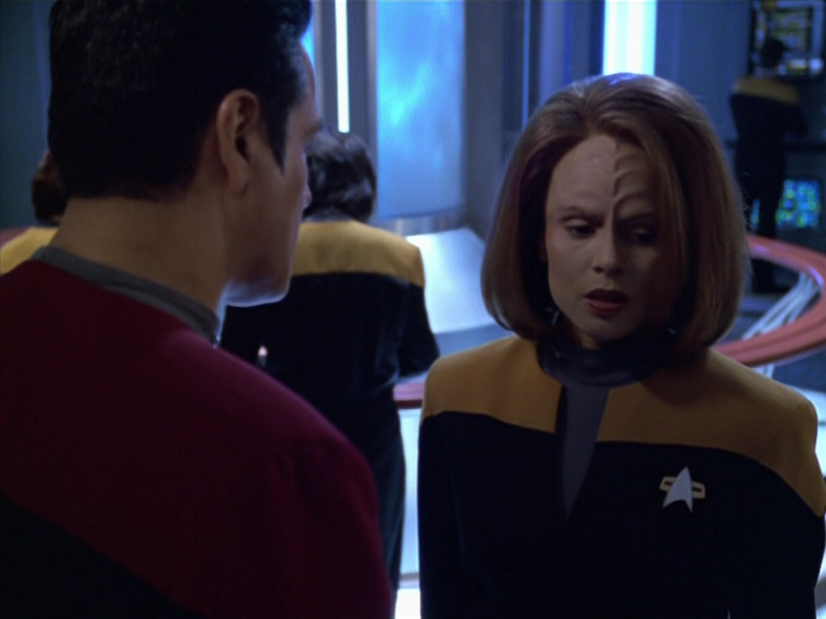 extant_StarTrek_VOY_5x21-Juggernaut_01372.jpg