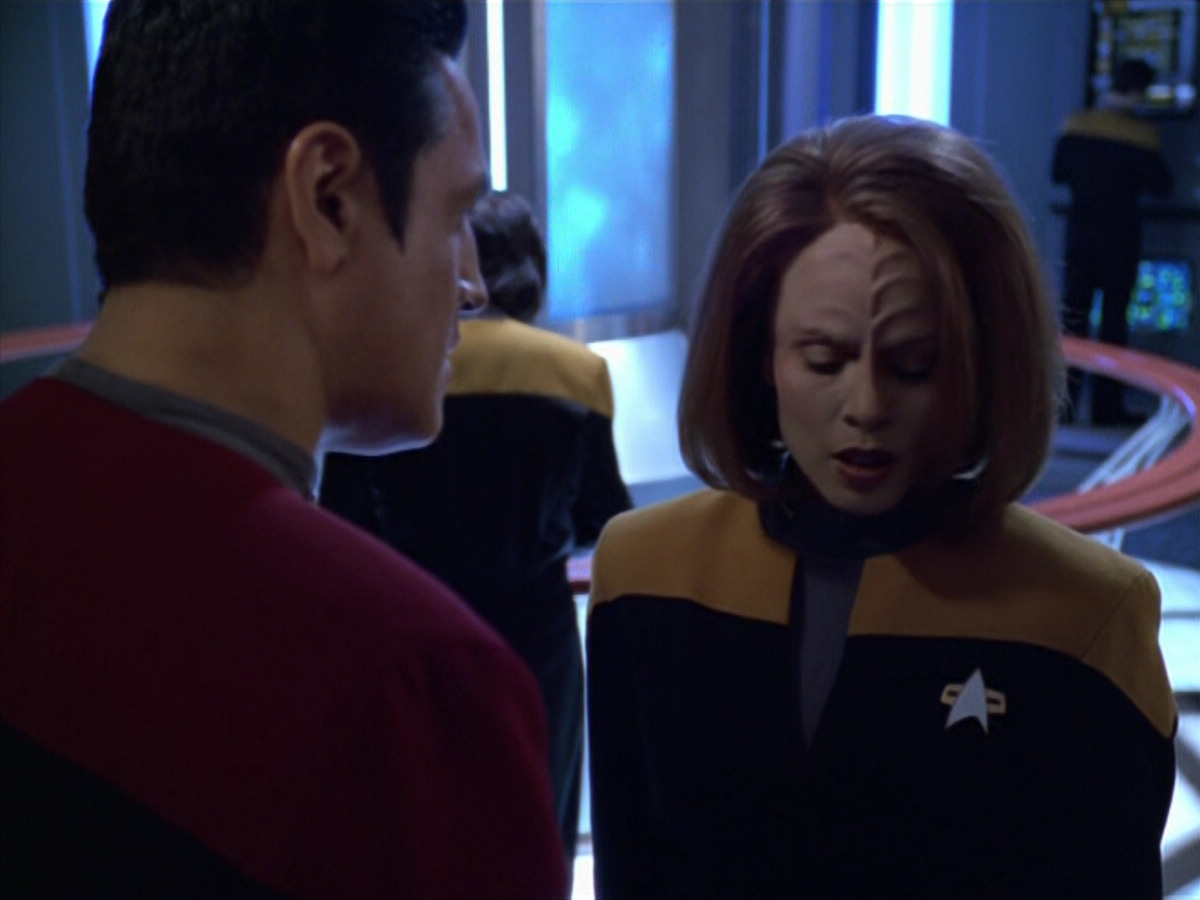 extant_StarTrek_VOY_5x21-Juggernaut_01373.jpg