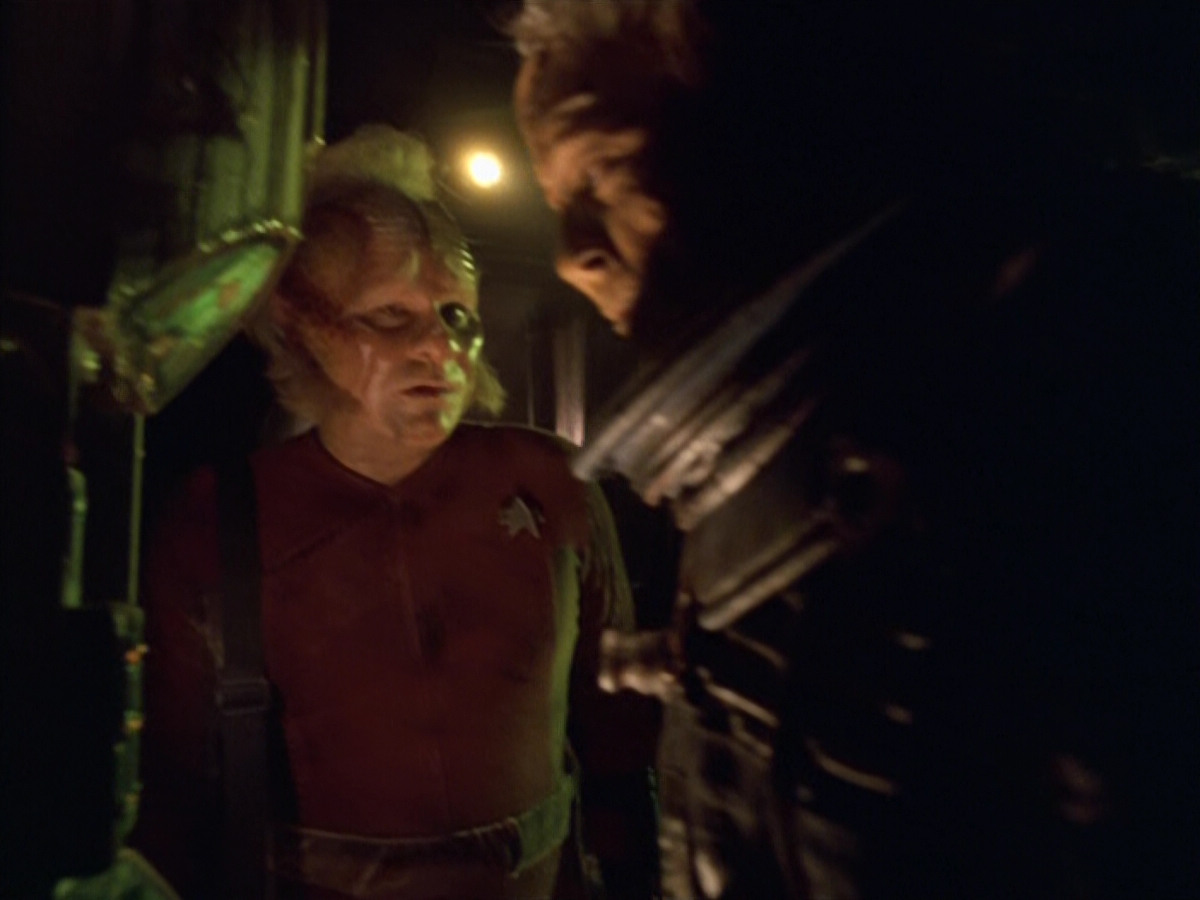extant_StarTrek_VOY_5x21-Juggernaut_01933.jpg