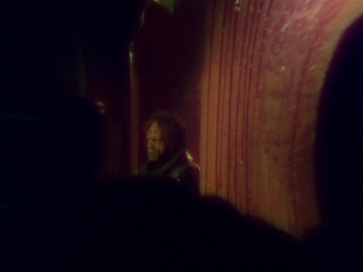 extant_StarTrek_VOY_5x21-Juggernaut_01989.jpg