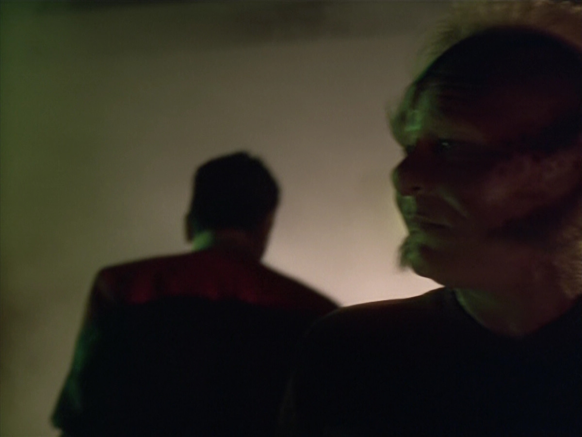 extant_StarTrek_VOY_5x21-Juggernaut_02200.jpg