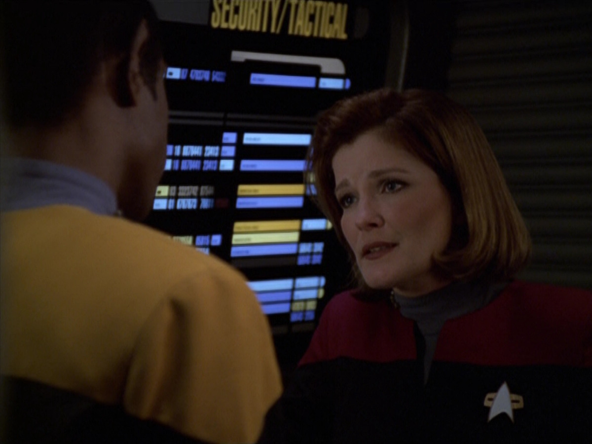 extant_StarTrek_VOY_5x21-Juggernaut_02245.jpg