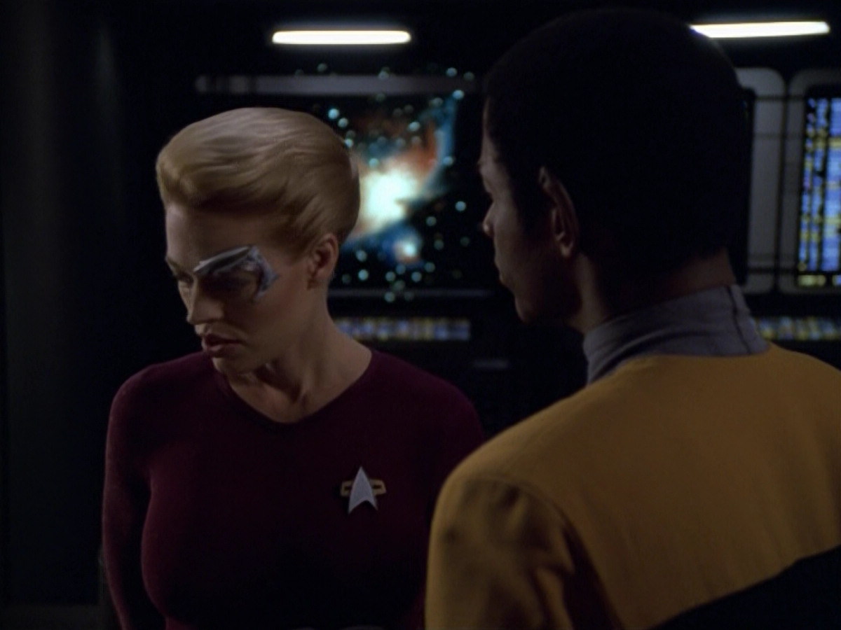 extant_StarTrek_VOY_5x21-Juggernaut_02532.jpg
