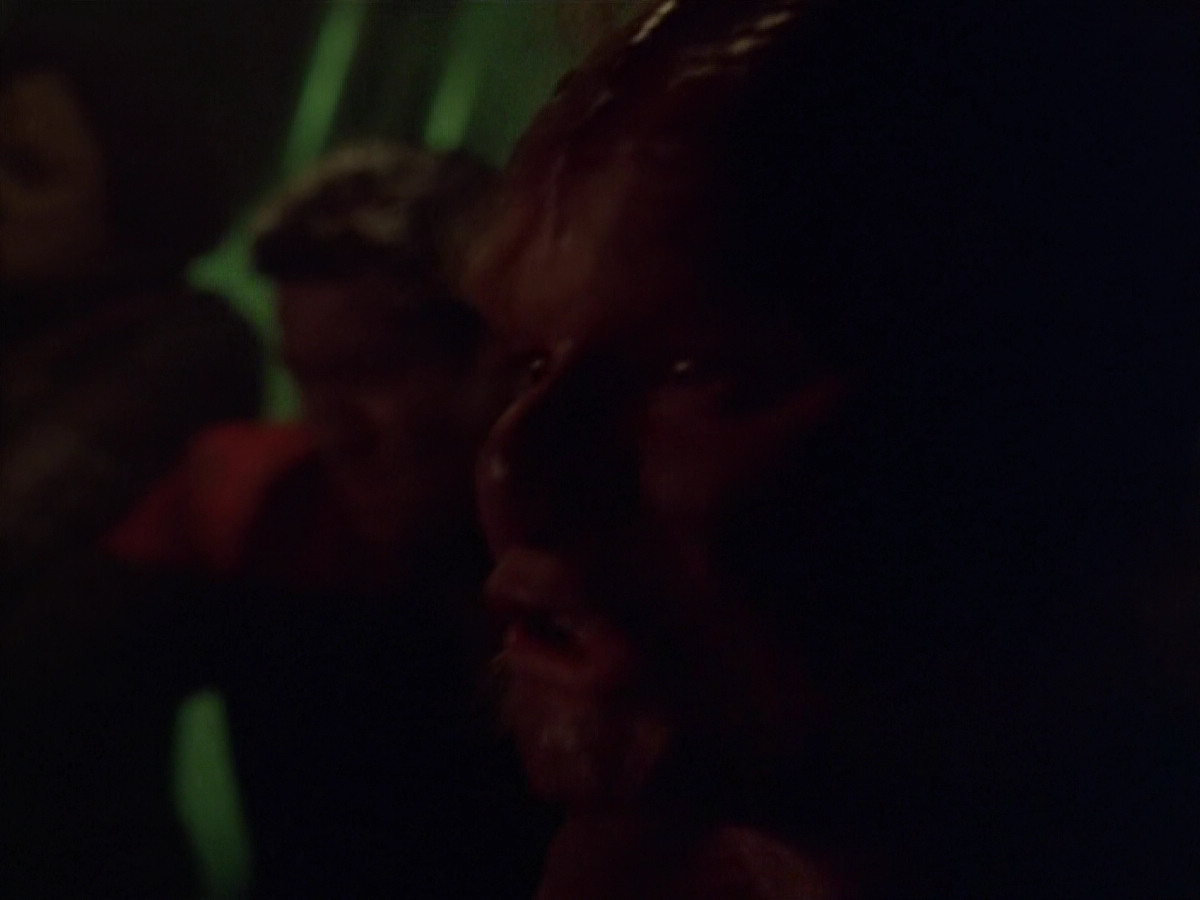 extant_StarTrek_VOY_5x21-Juggernaut_02583.jpg