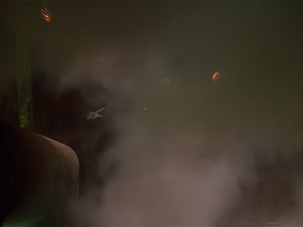 extant_StarTrek_VOY_5x21-Juggernaut_02600.jpg