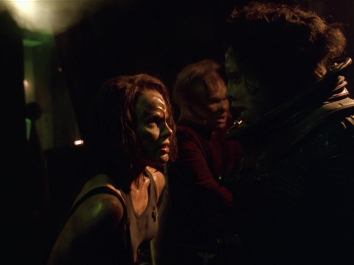 extant_StarTrek_VOY_5x21-Juggernaut_02669.jpg