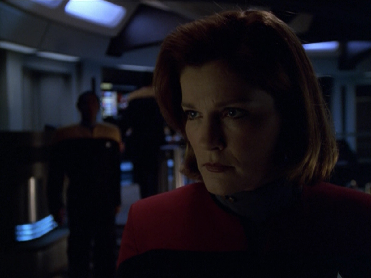 extant_StarTrek_VOY_5x21-Juggernaut_02699.jpg