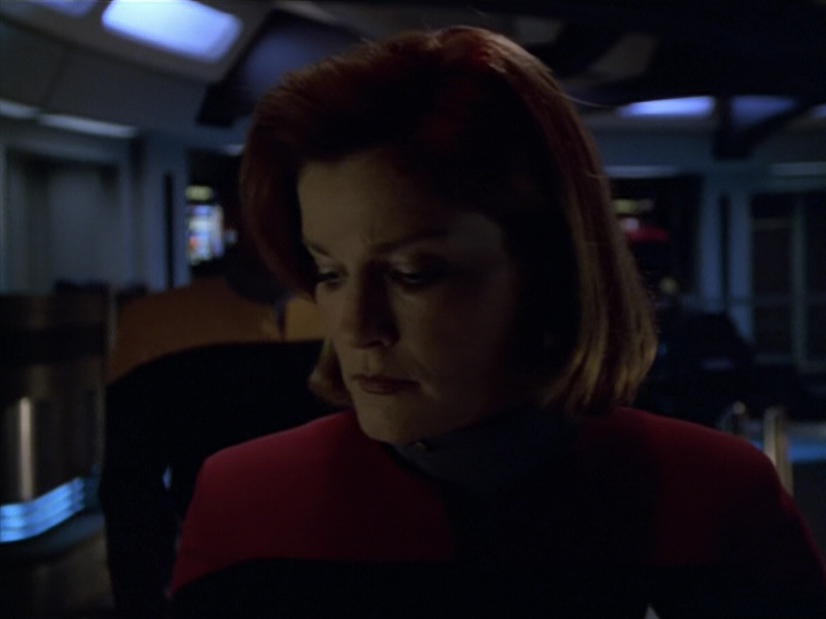 extant_StarTrek_VOY_5x21-Juggernaut_02701.jpg