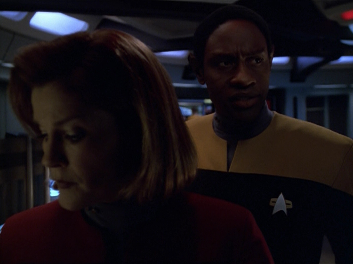 extant_StarTrek_VOY_5x21-Juggernaut_02711.jpg