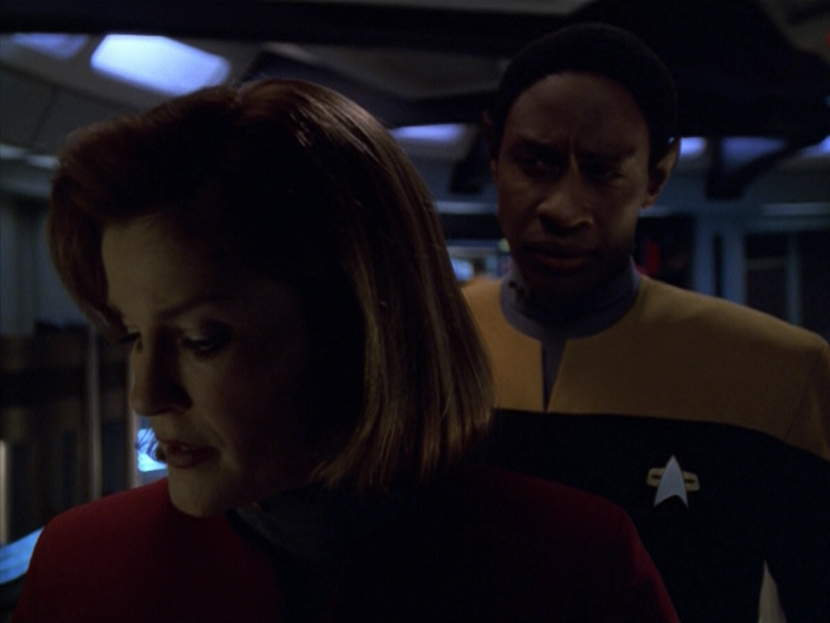 extant_StarTrek_VOY_5x21-Juggernaut_02730.jpg