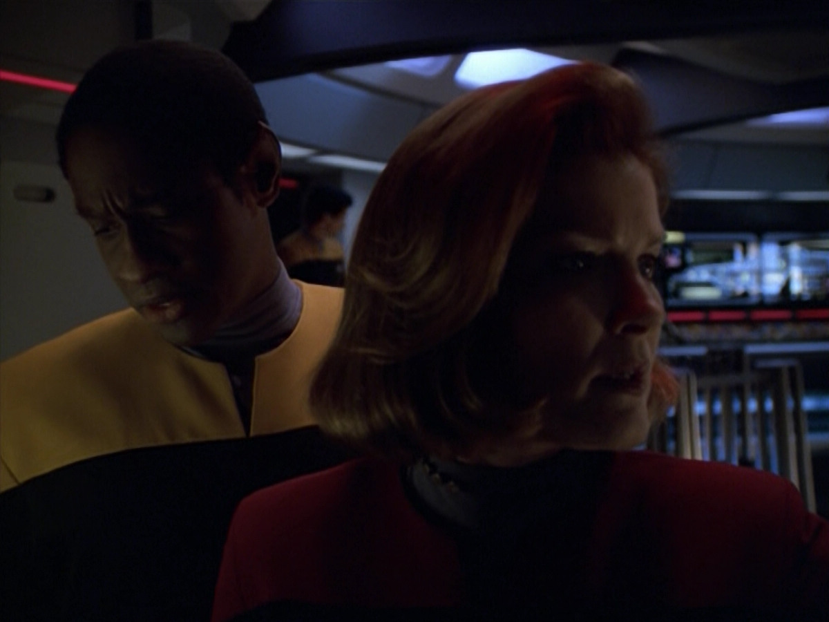 extant_StarTrek_VOY_5x21-Juggernaut_02739.jpg