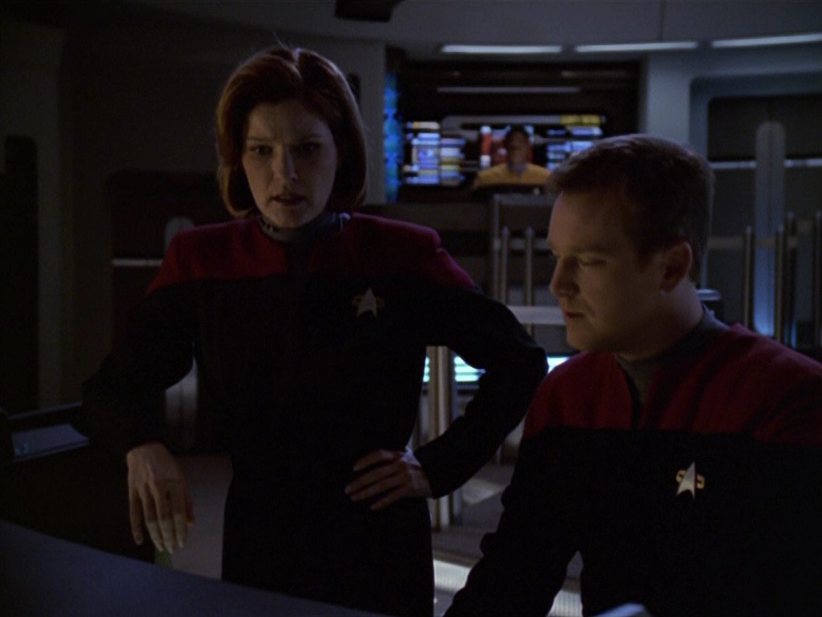 extant_StarTrek_VOY_5x21-Juggernaut_03093.jpg