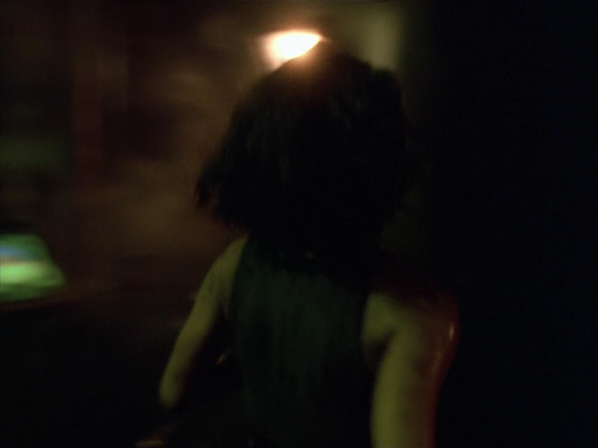 extant_StarTrek_VOY_5x21-Juggernaut_03106.jpg