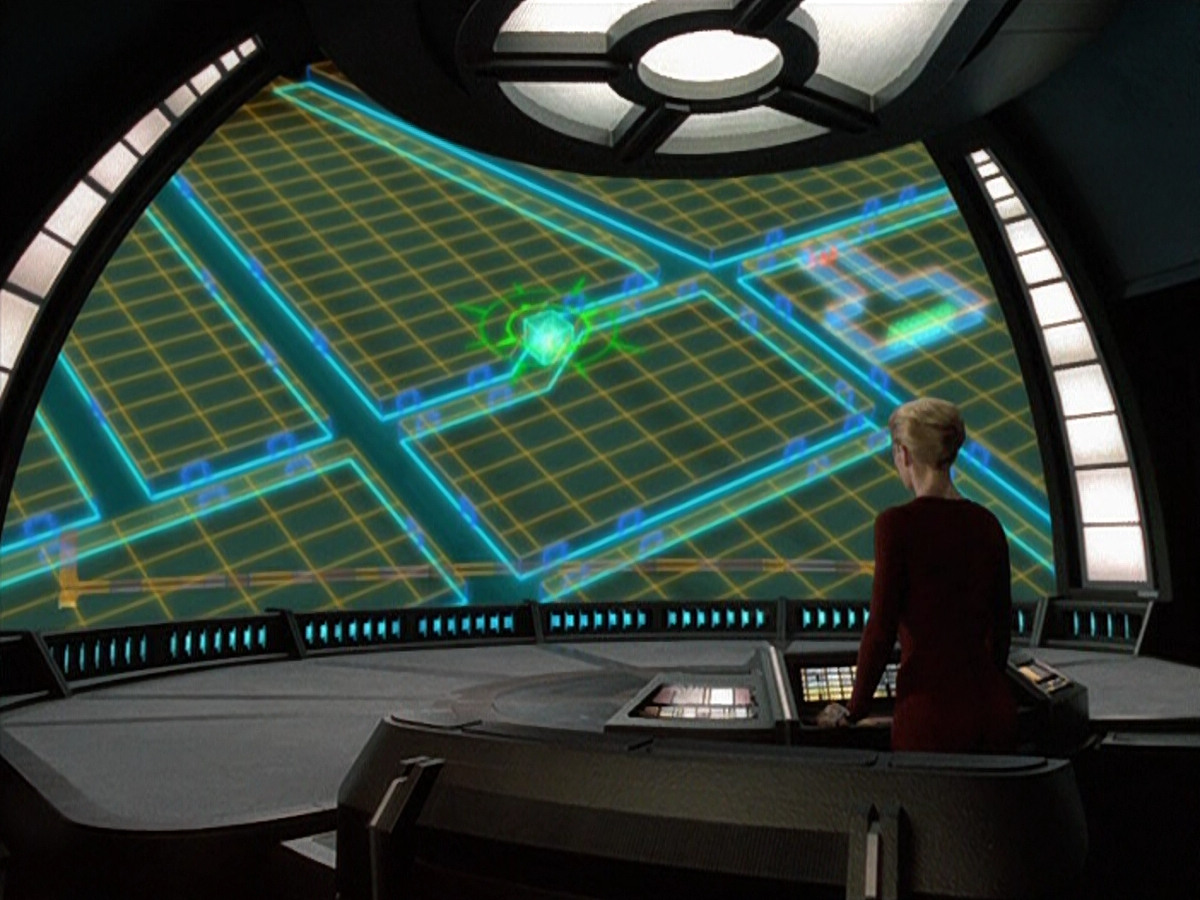extant_StarTrek_VOY_5x21-Juggernaut_03119.jpg