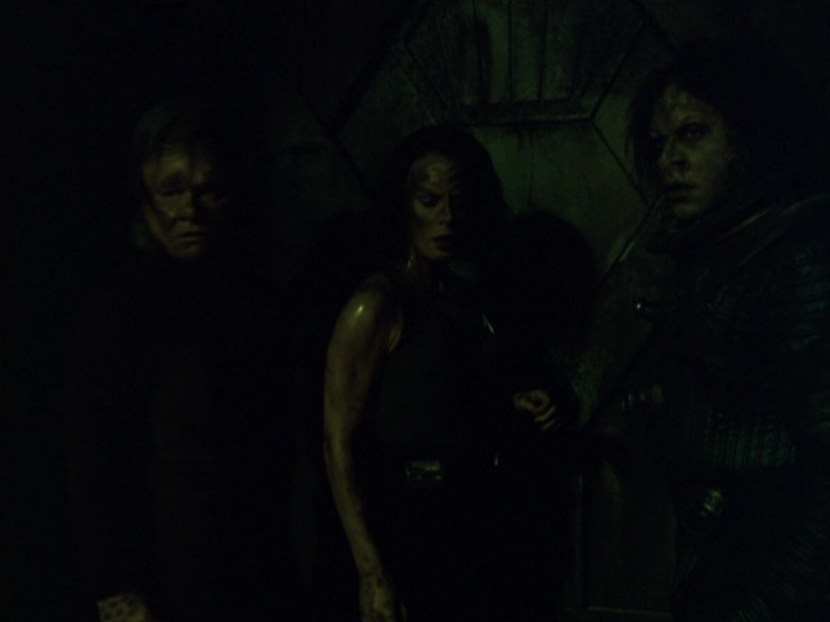 extant_StarTrek_VOY_5x21-Juggernaut_03122.jpg