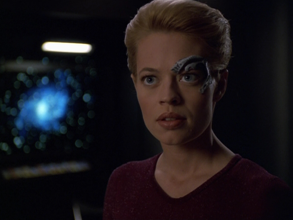 extant_StarTrek_VOY_5x21-Juggernaut_03167.jpg