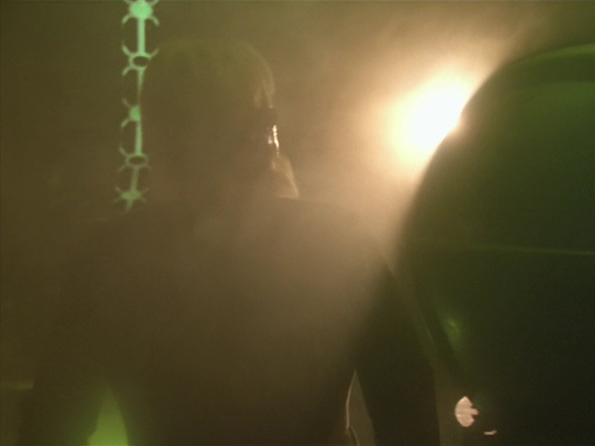 extant_StarTrek_VOY_5x21-Juggernaut_03193.jpg